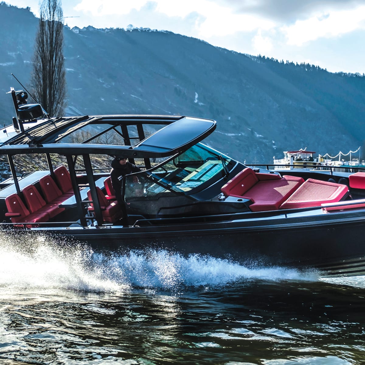 Thuyền đua Brabus Shadow 800